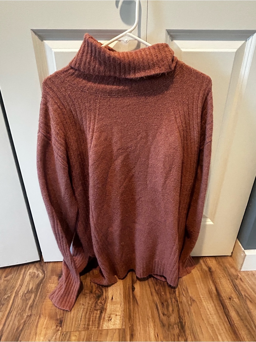 BE COOL Mauve Ribbed Turtleneck Sweater